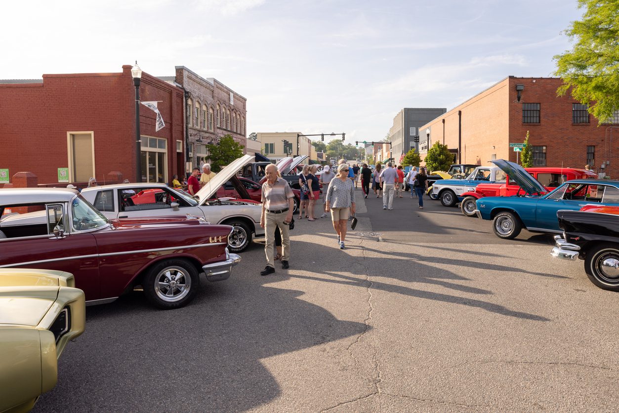 Historic Downtown Conway Older Adults Visit Downtown Conway